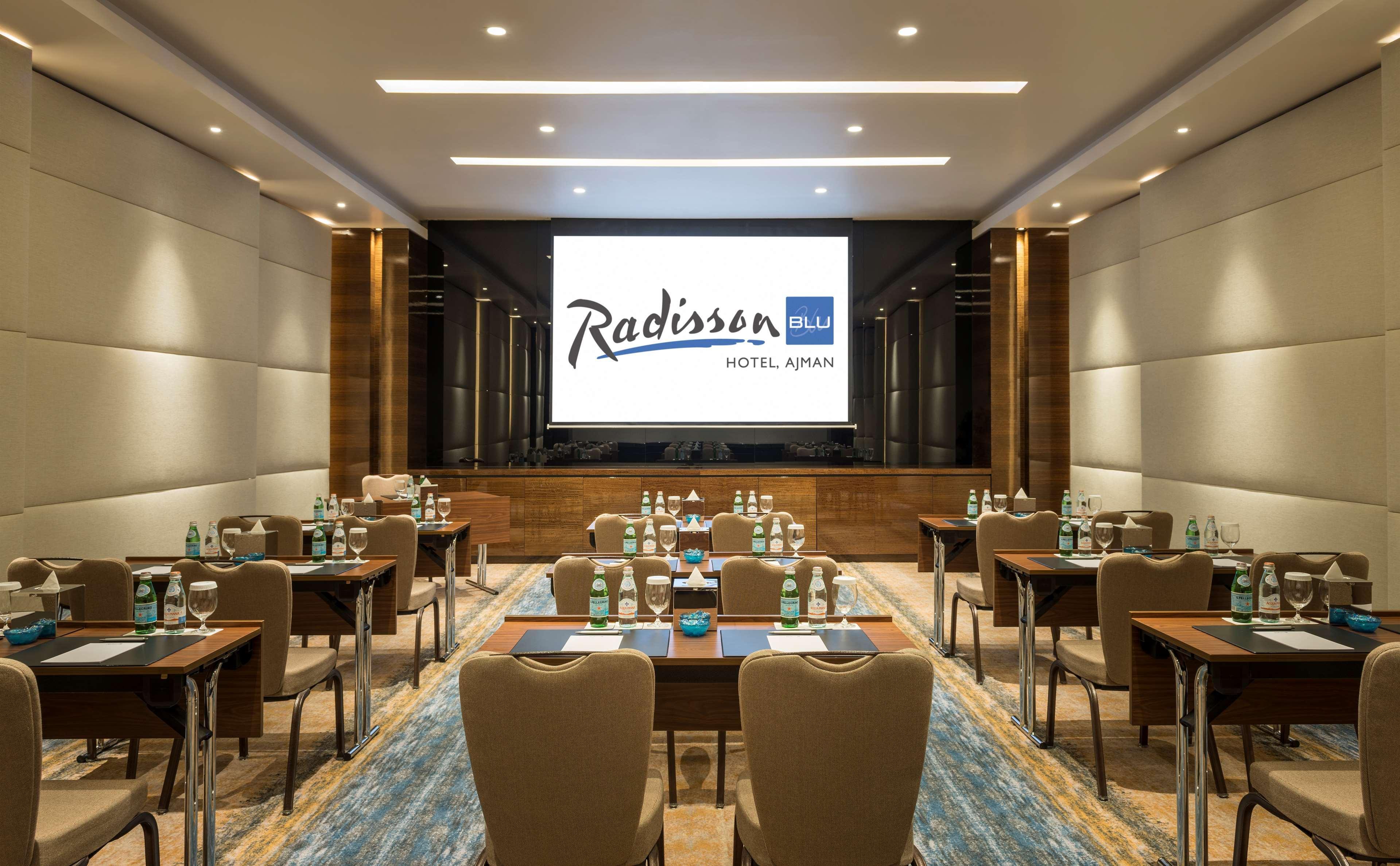 Radisson Blu Hotel, אג'מן מראה חיצוני תמונה
